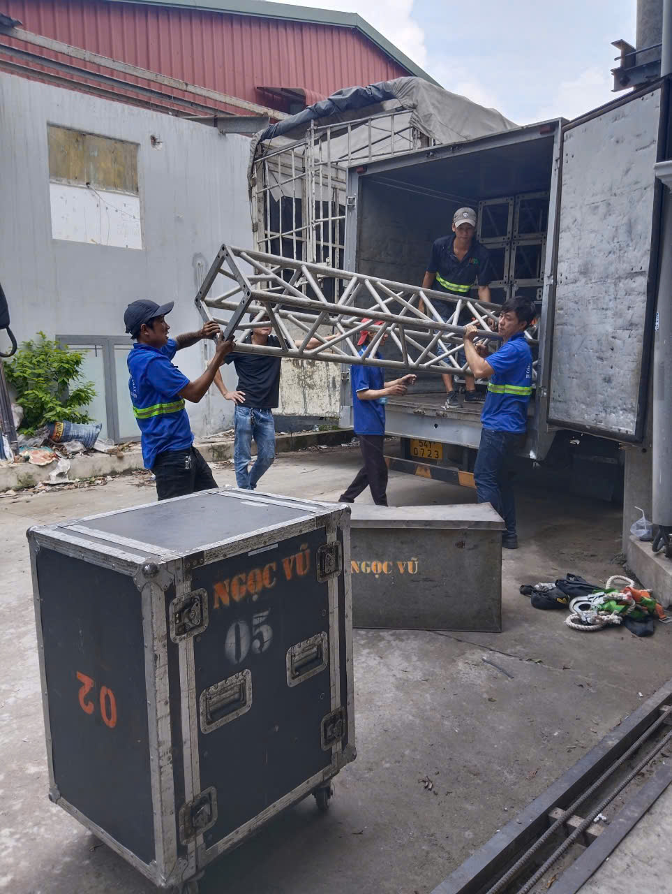 Hình ảnh triển khai bốc xếp Nam Toàn Phát
